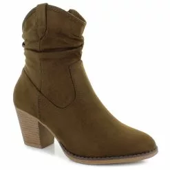 Dominique Nicole Charmaine