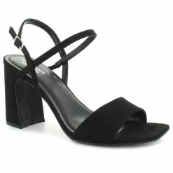 Dominique Nicole Carrie