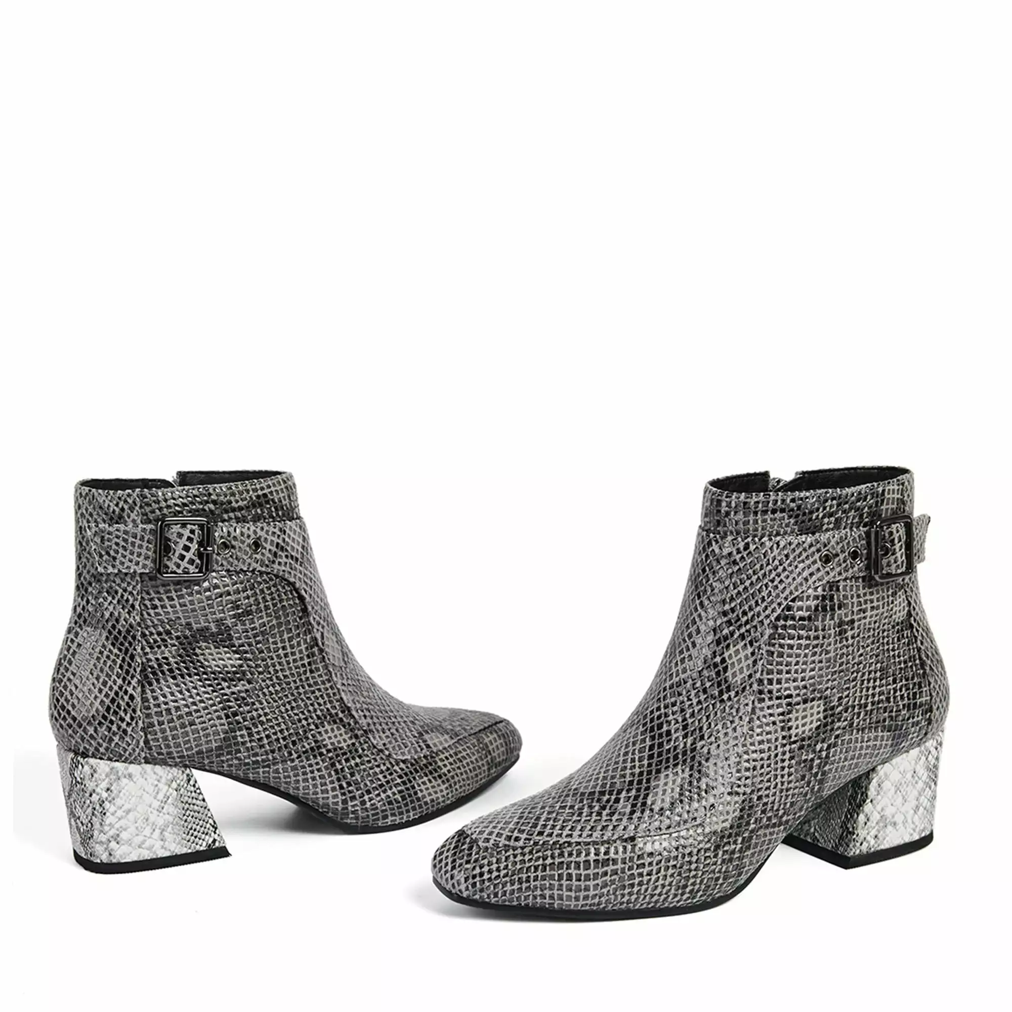 DK Clearance UGG Bia Buckle Boots - Image 4